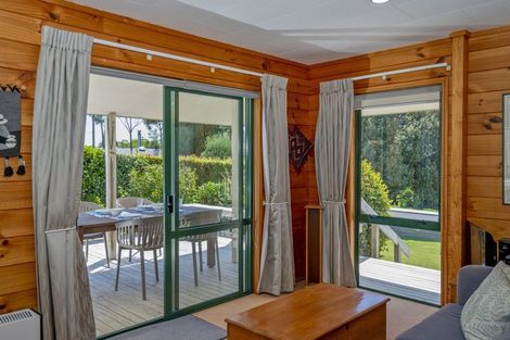 Photo of property in 86 Hahei Beach Road, Hahei, Whitianga, 3591