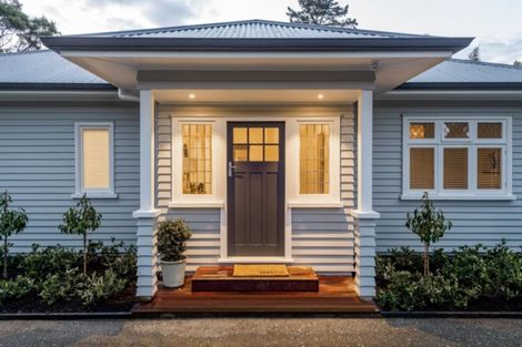 Photo of property in 33 Outlook Road, Greenhithe, Auckland, 0632