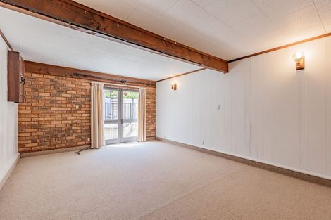 Photo of property in 5 Noeleen Street, Glenfield, Auckland, 0629