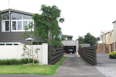 Photo of property in 2/11 Cecil Road, Milford, Auckland, 0620