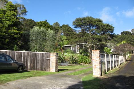 Photo of property in 701 Huia Road, Parau, Auckland, 0604