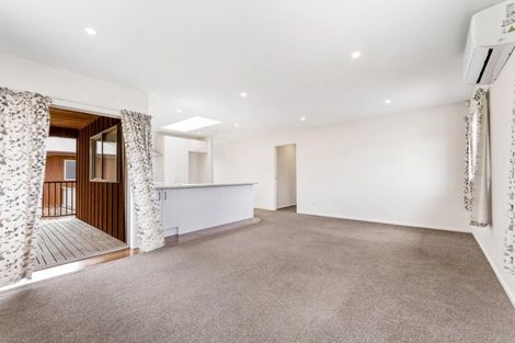 Photo of property in 52 D'oyly Drive, Stanmore Bay, Whangaparaoa, 0932