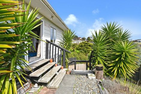 Photo of property in 13 Kaitawa Street, Waikanae Beach, Waikanae, 5036