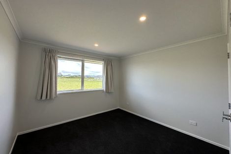 Photo of property in 30 Te Piriti Road, One Tree Point, 0118