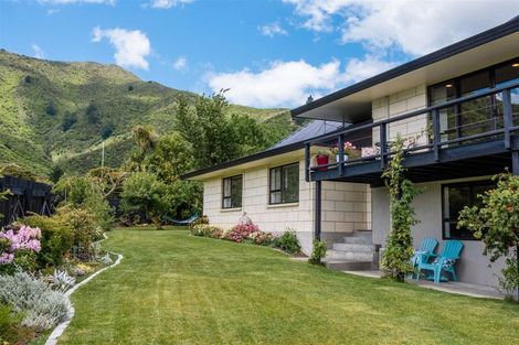 Photo of property in 108 Moana View Road, Waikawa, Picton, 7220