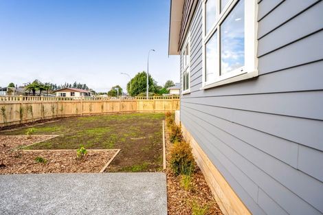 Photo of property in 1 Horoeka Street, Inglewood, 4330