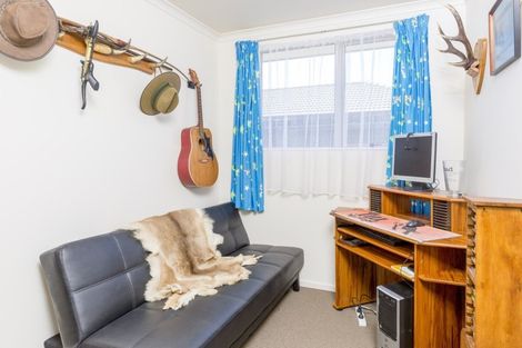 Photo of property in 17 Ranch Place, Pukekohe, 2120