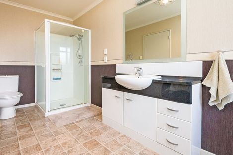 Photo of property in 26 Geneva Terrace, Kelvin Grove, Palmerston North, 4414