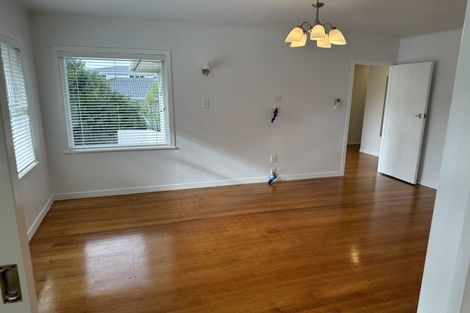 Photo of property in 32 Chartwell Avenue, Glenfield, Auckland, 0629