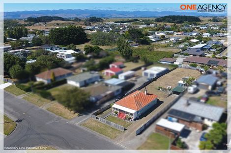 Photo of property in 40 Cook Street, Foxton, 4814