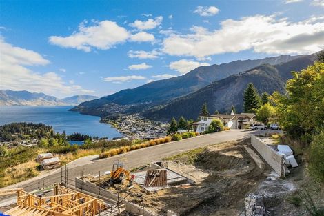 Photo of property in 26 Vancouver Drive, Queenstown, 9300