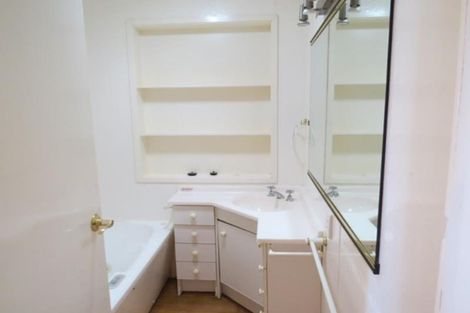 Photo of property in 392 Mangorei Road, Merrilands, New Plymouth, 4312