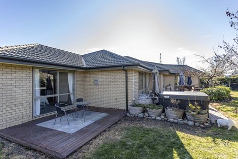 Photo of property in 44 Huntingdon Drive, Rangiora, 7400