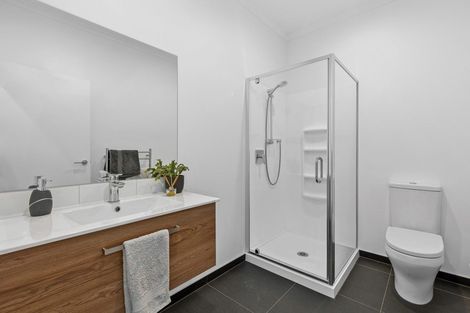 Photo of property in 3/2 Frances Bryers Road, Hobsonville, Auckland, 0616