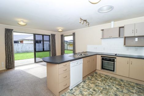 Photo of property in 17 Meridian Grove, Kelvin Grove, Palmerston North, 4414