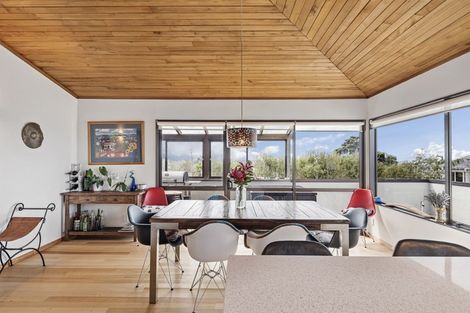 Photo of property in 2/72 Gulf View Road, Murrays Bay, Auckland, 0630