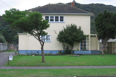 Photo of property in 117 Molesworth Street, Taita, Lower Hutt, 5011