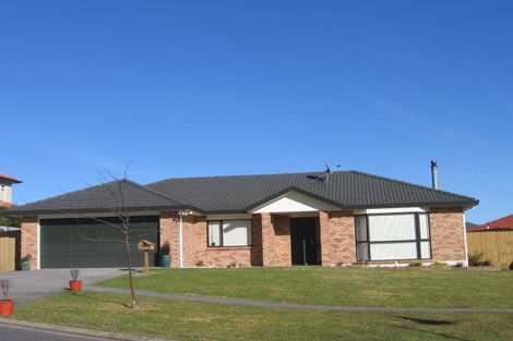 Photo of property in 1 Dunvegan Rise, East Tamaki Heights, Auckland, 2016