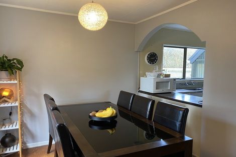 Photo of property in 28 Castle Street, Eltham, 4322