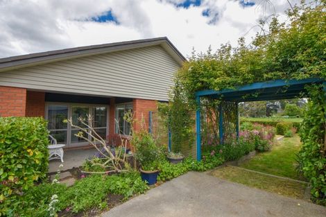 Photo of property in 17 Carrington Drive, Carterton, 5713