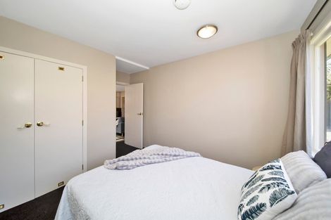 Photo of property in 72 Pioneer Road, Moturoa, New Plymouth, 4310