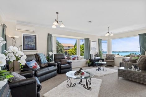 Photo of property in 15 Village Park Drive, Welcome Bay, Tauranga, 3112