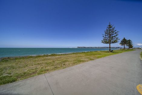 Photo of property in 82 The Esplanade, Westshore, Napier, 4110
