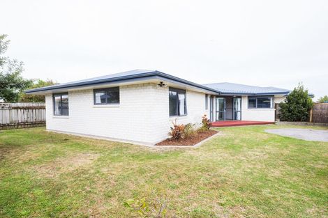 Photo of property in 148 Hillcrest Drive, Kelvin Grove, Palmerston North, 4414