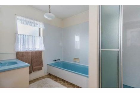 Photo of property in 2/75a West Coast Road, Glen Eden, Auckland, 0602