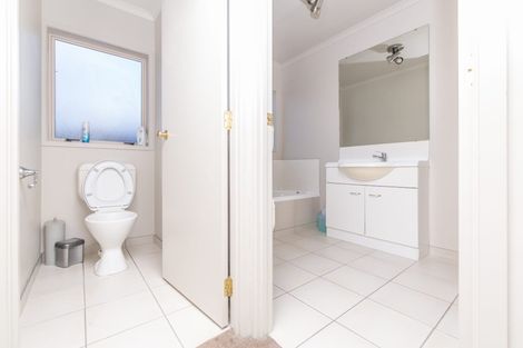 Photo of property in 3 Fitchburg Place, Mangere, Auckland, 2022