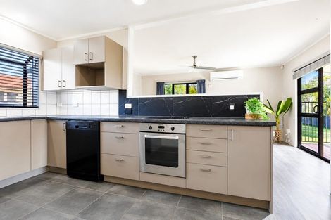 Photo of property in 28 Watts Street, Waipawa, 4210