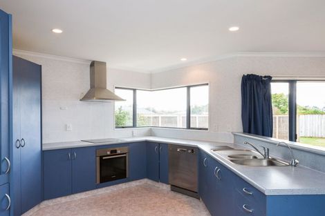 Photo of property in 148 Hillcrest Drive, Kelvin Grove, Palmerston North, 4414