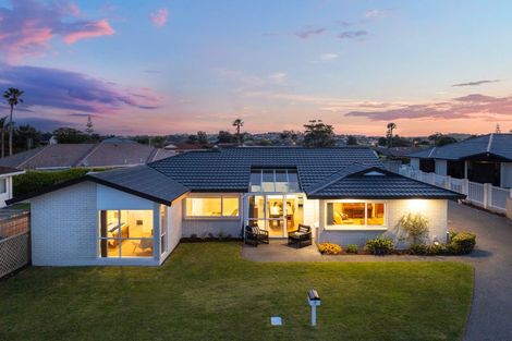 Photo of property in 3 Lakeside Drive, Orewa, 0931