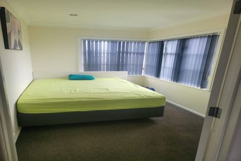 Photo of property in 12 Old Wairoa Road, Papakura, 2110