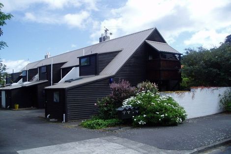 Photo of property in 2a Pitoitoi Road, Days Bay, Lower Hutt, 5013
