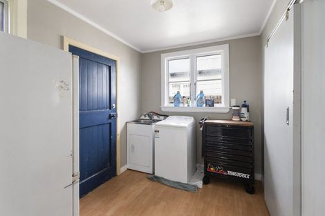 Photo of property in 412 Featherston Street, Palmerston North, 4414