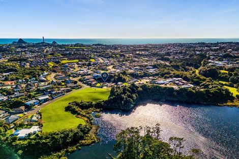 Photo of property in 7 Rotokare Crescent, Whalers Gate, New Plymouth, 4310