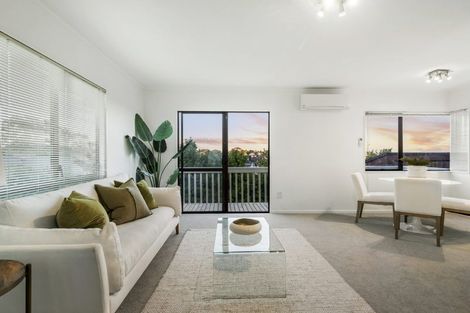 Photo of property in 1/12 Corunna Road, Milford, Auckland, 0620