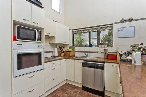 Photo of property in 18 Pemberton Avenue, Bayview, Auckland, 0629