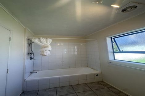 Photo of property in 20 Wattle Road, Sunnyvale, Auckland, 0612