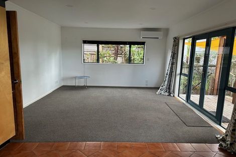 Photo of property in 11b Old Lake Road, Narrow Neck, Auckland, 0624