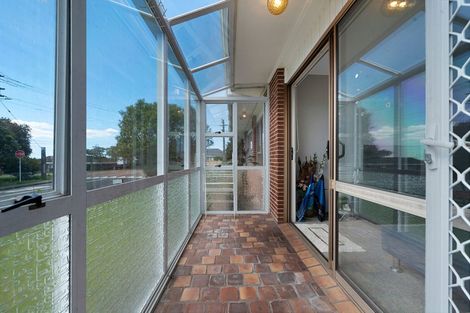Photo of property in 2/2 Vodanovich Road, Te Atatu South, Auckland, 0610