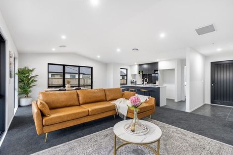 Photo of property in 36 Coach Way, Rolleston, 7614