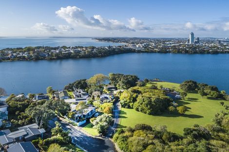 Photo of property in 25 Sylvan Park Avenue, Milford, Auckland, 0620