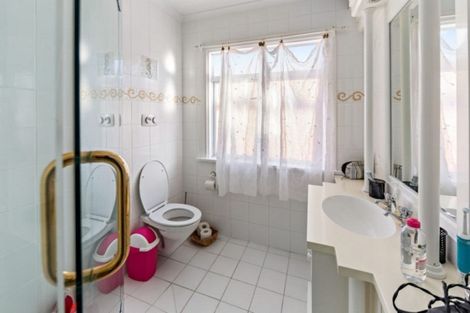 Photo of property in 50c Maunganui Road, Mount Maunganui, 3116