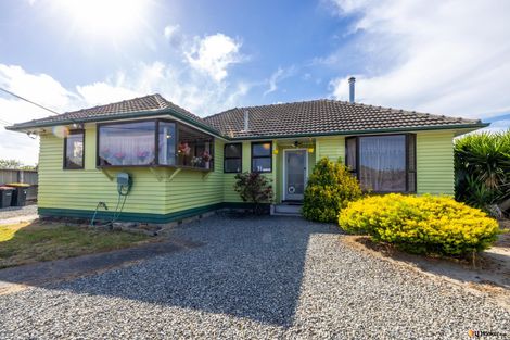 Photo of property in 15 Merrington Crescent, Aranui, Christchurch, 8061