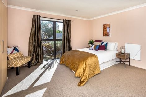 Photo of property in 36 Rockview Place, Mount Pleasant, Christchurch, 8081