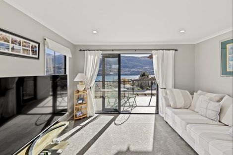 Photo of property in 62 Oregon Drive, Kelvin Heights, Queenstown, 9300