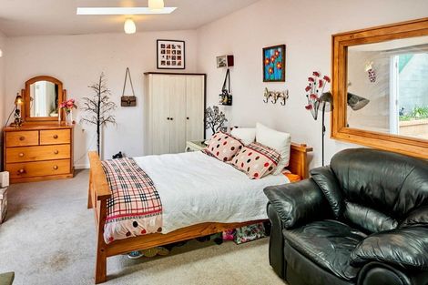 Photo of property in 67 Muritai Road, Eastbourne, Lower Hutt, 5013