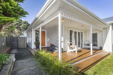 Photo of property in 11 Mantell Street, Seatoun, Wellington, 6022